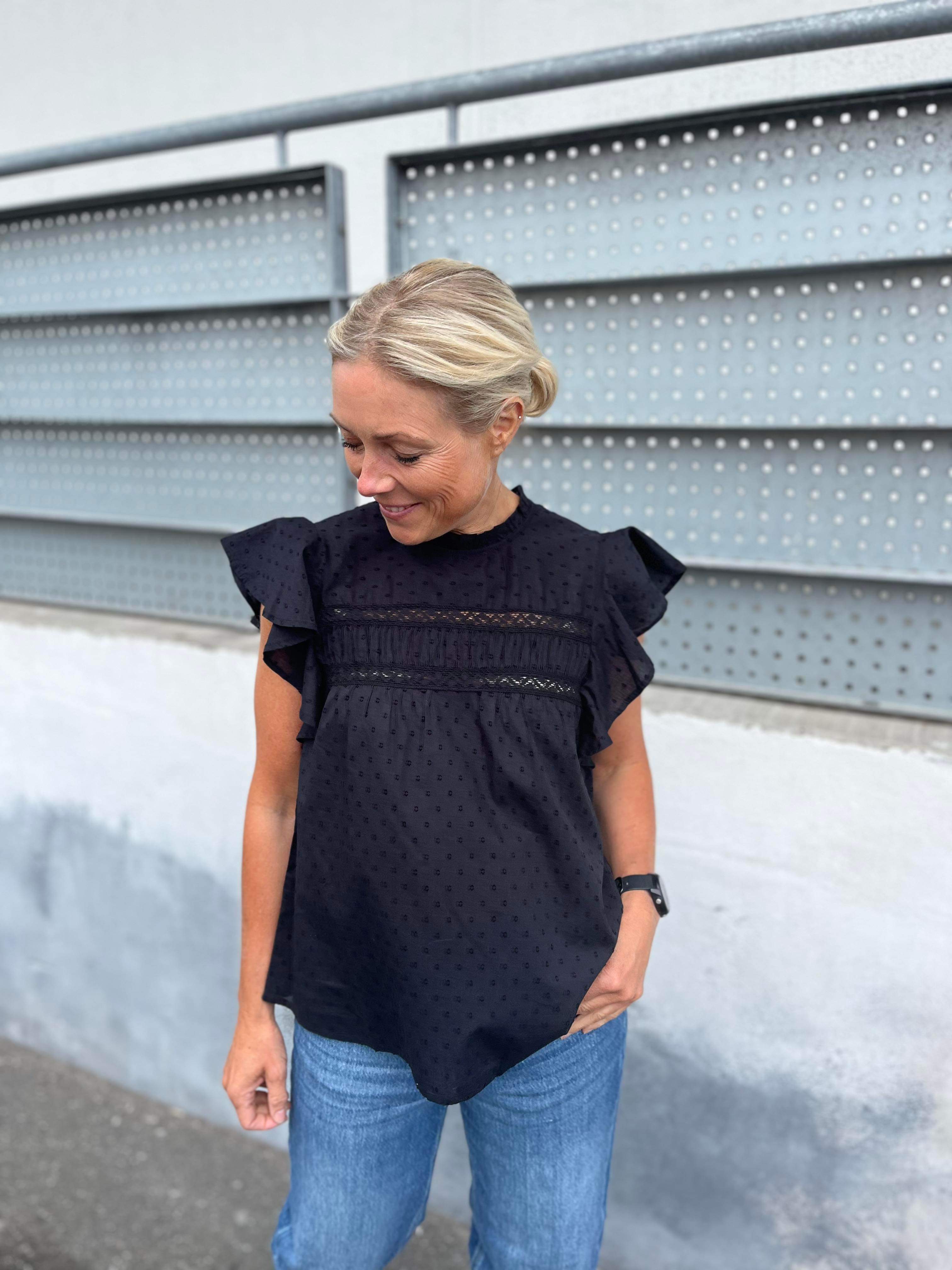 VMTRINE T-Shirts & Tops - Black